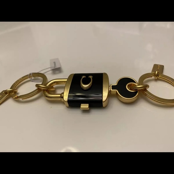 NWT COACH Lock And Key Bag Charm Key Ring C1679 BLACK - Picture 2 of 12
